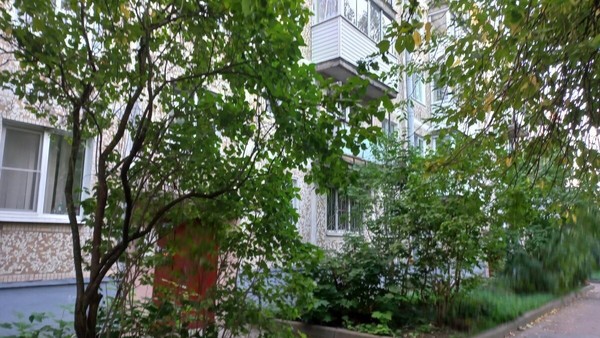 Продам 2-комн. в 3-комн. квартире, Александровская ул, 31, Ломоносов г