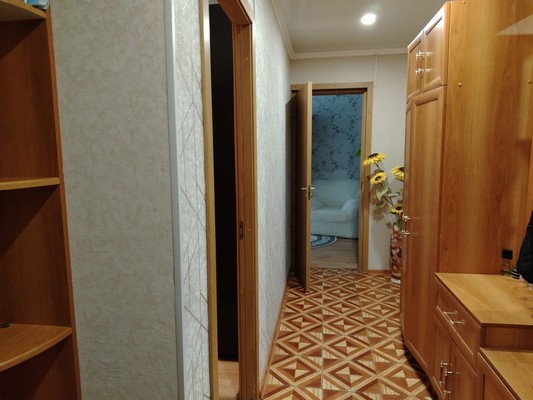 Продам трехкомнатную (3-комн.) квартиру, 5, Приладожский гп