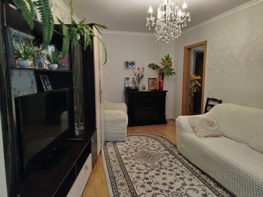 Продам трехкомнатную (3-комн.) квартиру, 5, Приладожский гп