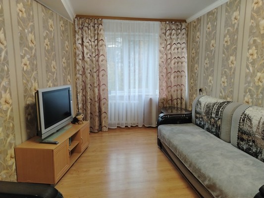 Продам трехкомнатную (3-комн.) квартиру, 5, Приладожский гп