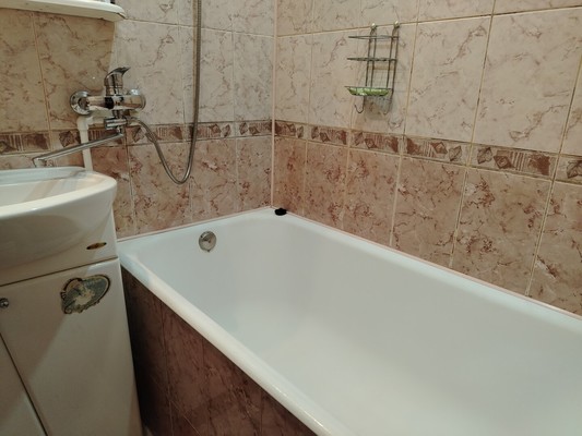 Продам трехкомнатную (3-комн.) квартиру, 5, Приладожский гп