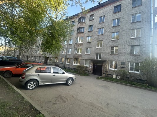 Продам двухкомнатную (2-комн.) квартиру, Вокзальная ул, 3, Отрадное г