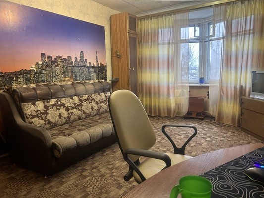 Продам двухкомнатную (2-комн.) квартиру, Вокзальная ул, 3, Отрадное г