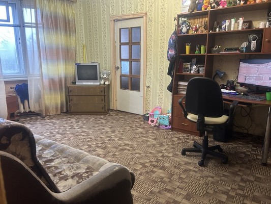 Продам двухкомнатную (2-комн.) квартиру, Вокзальная ул, 3, Отрадное г
