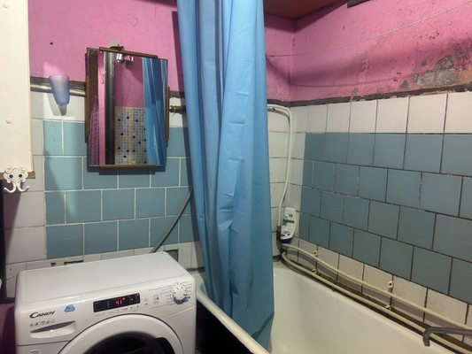 Продам двухкомнатную (2-комн.) квартиру, Вокзальная ул, 3, Отрадное г