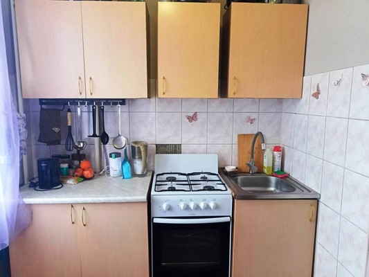 Продам однокомнатную (1-комн.) квартиру, Партизанской Славы б-р, 6, Кировск г