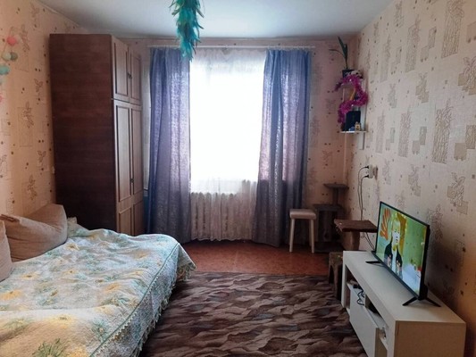 Продам однокомнатную (1-комн.) квартиру, Партизанской Славы б-р, 6, Кировск г