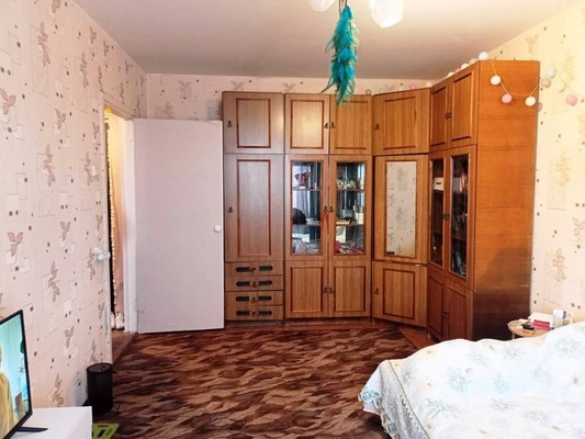 Продам однокомнатную (1-комн.) квартиру, Партизанской Славы б-р, 6, Кировск г