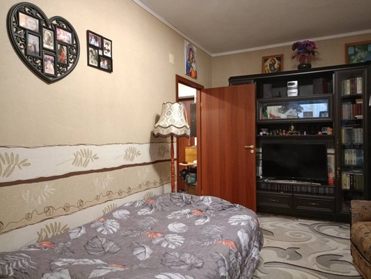 Продам однокомнатную (1-комн.) квартиру, Гагарина ул, 20, Отрадное г