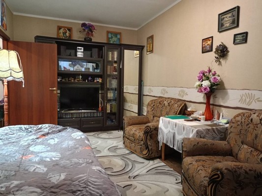 Продам однокомнатную (1-комн.) квартиру, Гагарина ул, 20, Отрадное г