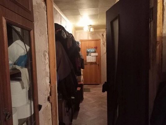 Продам трехкомнатную (3-комн.) квартиру, 3, Приладожский гп