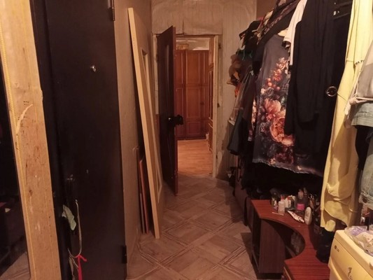 Продам трехкомнатную (3-комн.) квартиру, 3, Приладожский гп