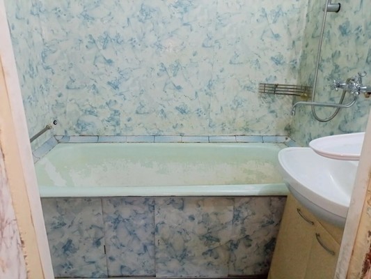 Продам двухкомнатную (2-комн.) квартиру, 9, Приладожский гп