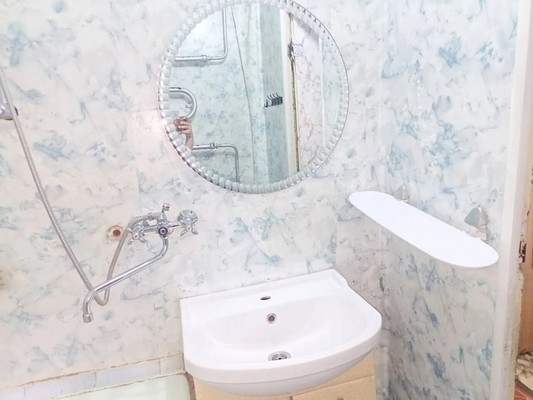 Продам двухкомнатную (2-комн.) квартиру, 9, Приладожский гп