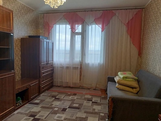 Продам двухкомнатную (2-комн.) квартиру, 9, Приладожский гп