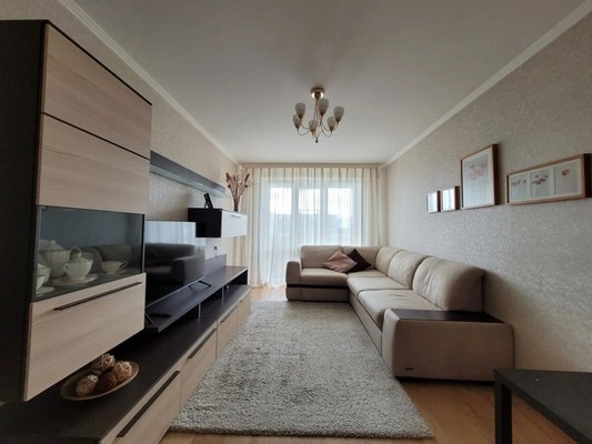 Продам трехкомнатную (3-комн.) квартиру, Гагарина ул, 12, Отрадное г