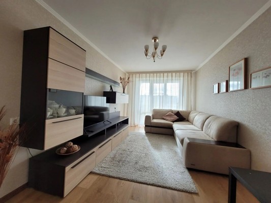 Продам трехкомнатную (3-комн.) квартиру, Гагарина ул, 12, Отрадное г
