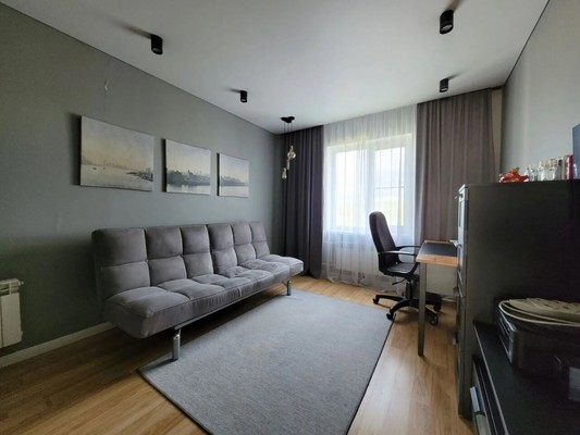 Продам трехкомнатную (3-комн.) квартиру, Гагарина ул, 12, Отрадное г