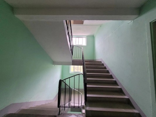 Продам трехкомнатную (3-комн.) квартиру, Гагарина ул, 12, Отрадное г
