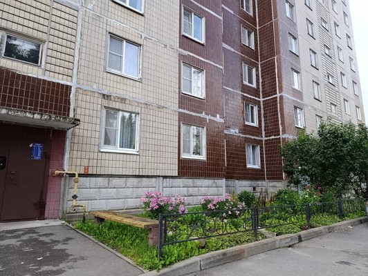 Продам двухкомнатную (2-комн.) квартиру, Гагарина ул, 16, Отрадное г
