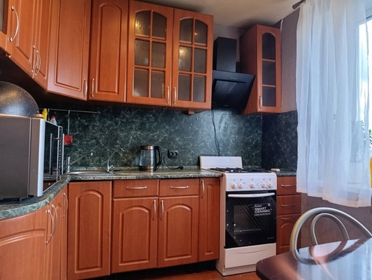 Продам двухкомнатную (2-комн.) квартиру, Гагарина ул, 16, Отрадное г