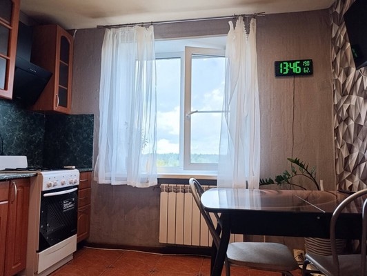 Продам двухкомнатную (2-комн.) квартиру, Гагарина ул, 16, Отрадное г