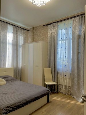 Продам трехкомнатную (3-комн.) квартиру, Ленина ул, 17, Отрадное г