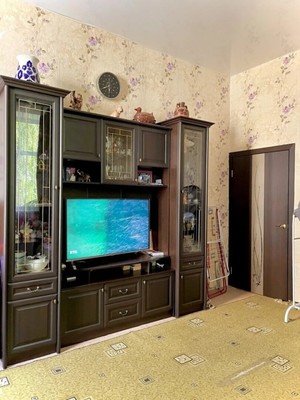 Продам трехкомнатную (3-комн.) квартиру, Ленина ул, 17, Отрадное г