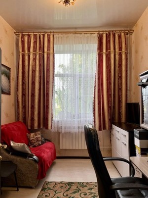 Продам трехкомнатную (3-комн.) квартиру, Ленина ул, 17, Отрадное г