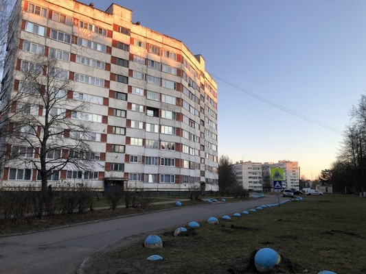 Продам трехкомнатную (3-комн.) квартиру, 4, Приладожский гп