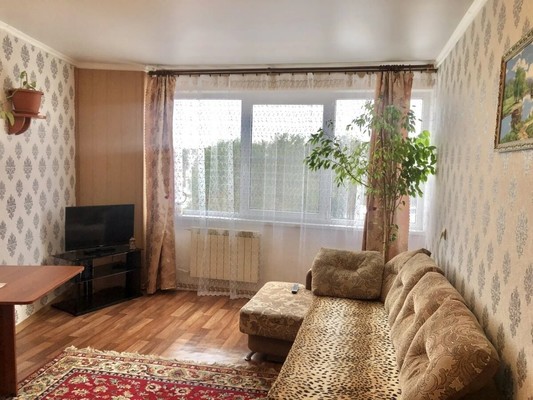 Продам трехкомнатную (3-комн.) квартиру, 4, Приладожский гп