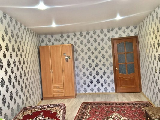 Продам трехкомнатную (3-комн.) квартиру, 4, Приладожский гп