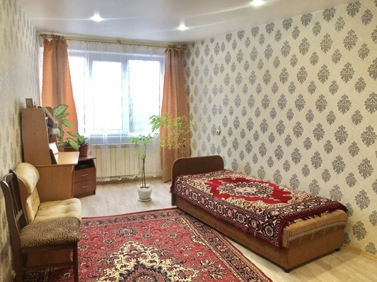 Продам трехкомнатную (3-комн.) квартиру, 4, Приладожский гп