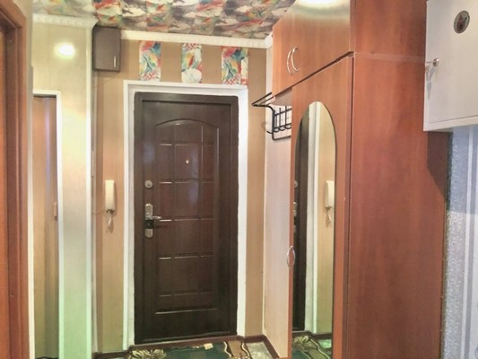 Продам трехкомнатную (3-комн.) квартиру, 4, Приладожский гп