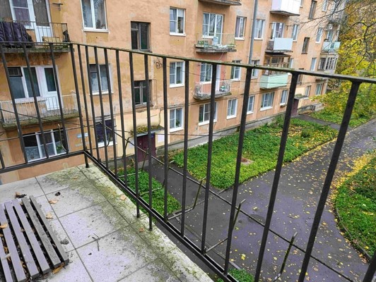 Продам трехкомнатную (3-комн.) квартиру, Заводская ул, 3, Отрадное г