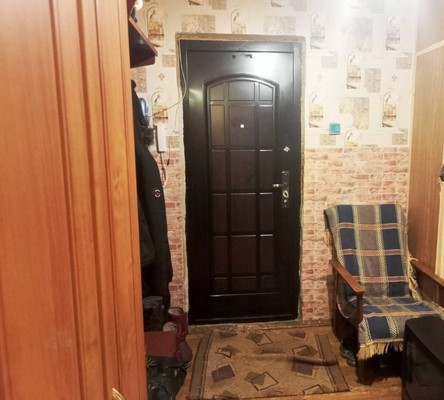 Продам двухкомнатную (2-комн.) квартиру, Братьев Пожарских ул, 9, Путилово с