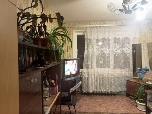 Продам двухкомнатную (2-комн.) квартиру, Братьев Пожарских ул, 9, Путилово с