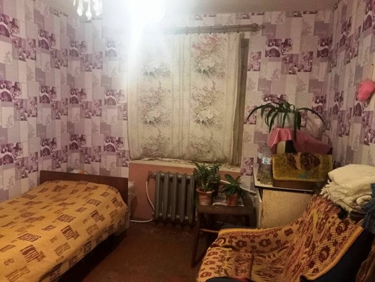 Продам двухкомнатную (2-комн.) квартиру, Братьев Пожарских ул, 9, Путилово с
