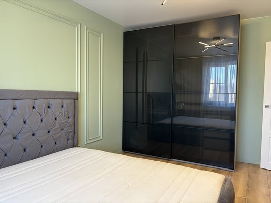 Продам трехкомнатную (3-комн.) квартиру, Молодежная ул, 7к1, Кировск г
