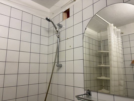 Продам трехкомнатную (3-комн.) квартиру, Молодежная ул, 7к1, Кировск г