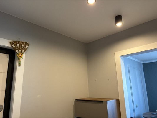 Продам трехкомнатную (3-комн.) квартиру, Молодежная ул, 7к1, Кировск г