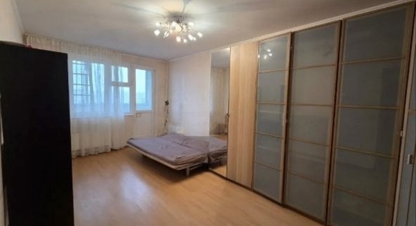 Продам двухкомнатную (2-комн.) квартиру, Академика Понтрягина ул, 21к1, Москва г