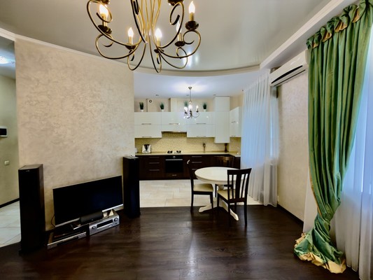 Продам трехкомнатную (3-комн.) квартиру, Ростовская ул, 19кВ, Симферополь г