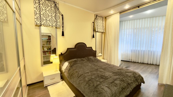 Продам трехкомнатную (3-комн.) квартиру, Ростовская ул, 19кВ, Симферополь г
