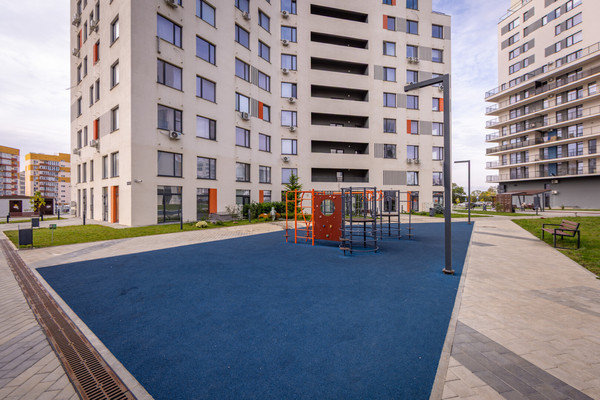 Продам трехкомнатную (3-комн.) квартиру, Александра Суворова пр-кт, 19, Симферополь г
