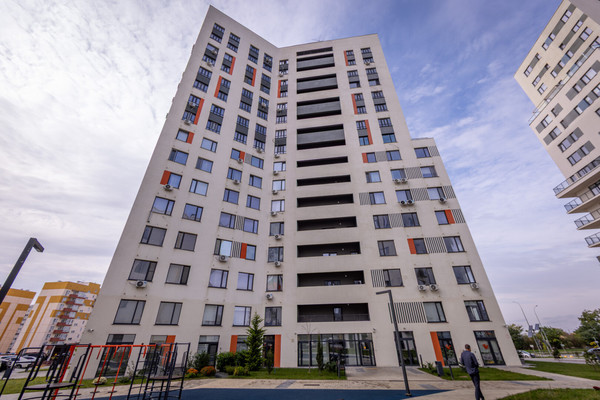 Продам трехкомнатную (3-комн.) квартиру, Александра Суворова пр-кт, 19, Симферополь г