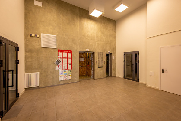 Продам трехкомнатную (3-комн.) квартиру, Александра Суворова пр-кт, 19, Симферополь г