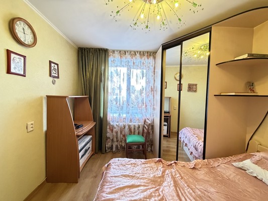 Продам трехкомнатную (3-комн.) квартиру, Дачная ул, 7, Казань г