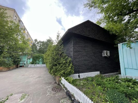 Продам коммерческое помещение 1 748 м2, Новоостаповская ул, 10, Москва г