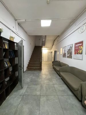 Продам коммерческое помещение 1 748 м2, Новоостаповская ул, 10, Москва г